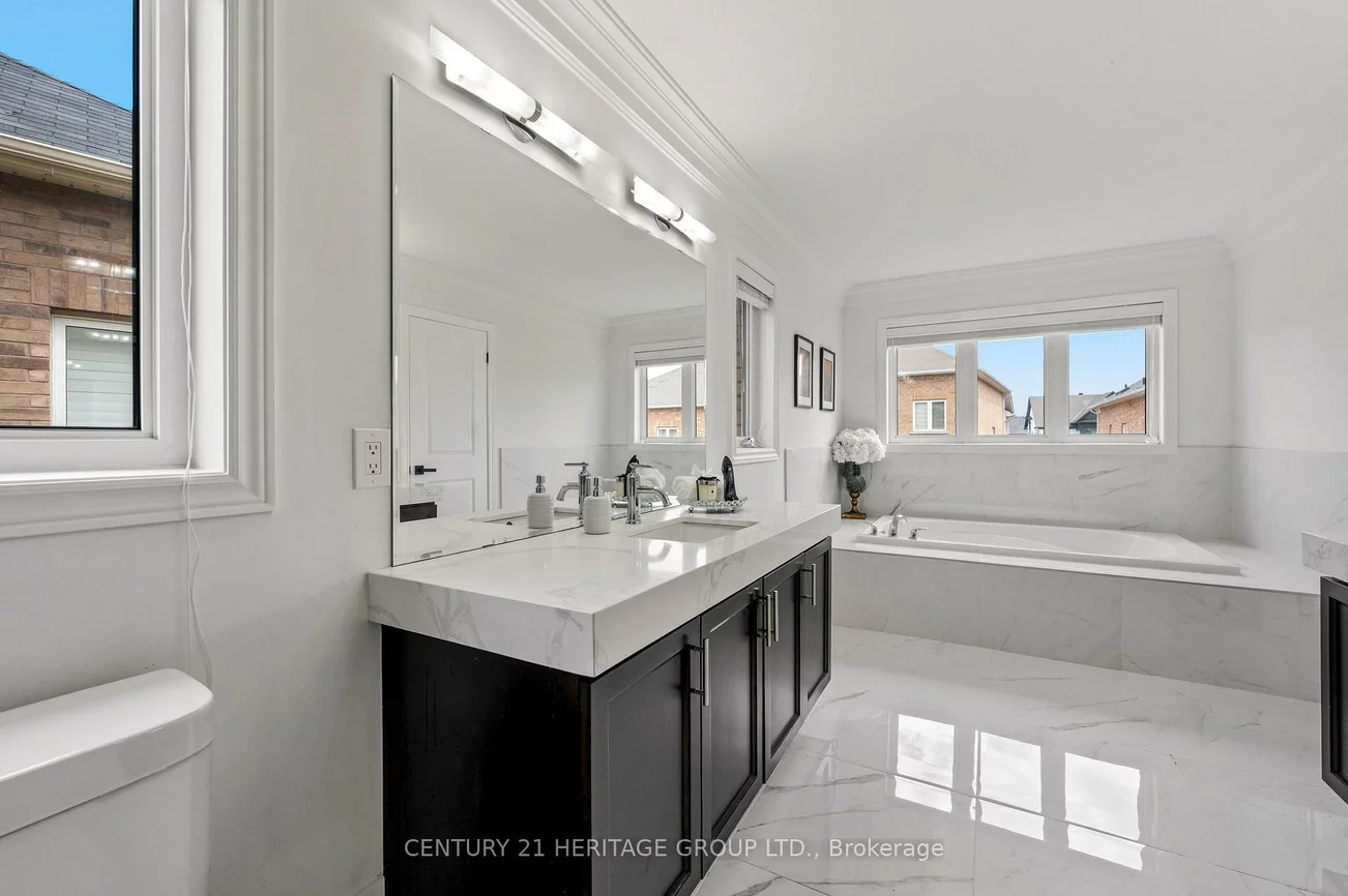27, Leith, Bradford, Bradford West Gwillimbury