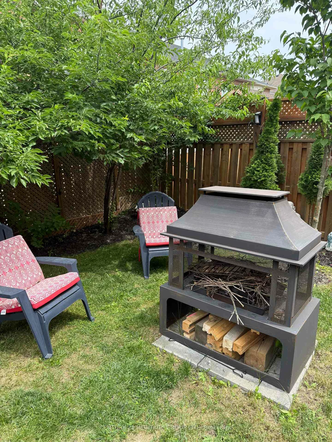 27, Leith, Bradford, Bradford West Gwillimbury