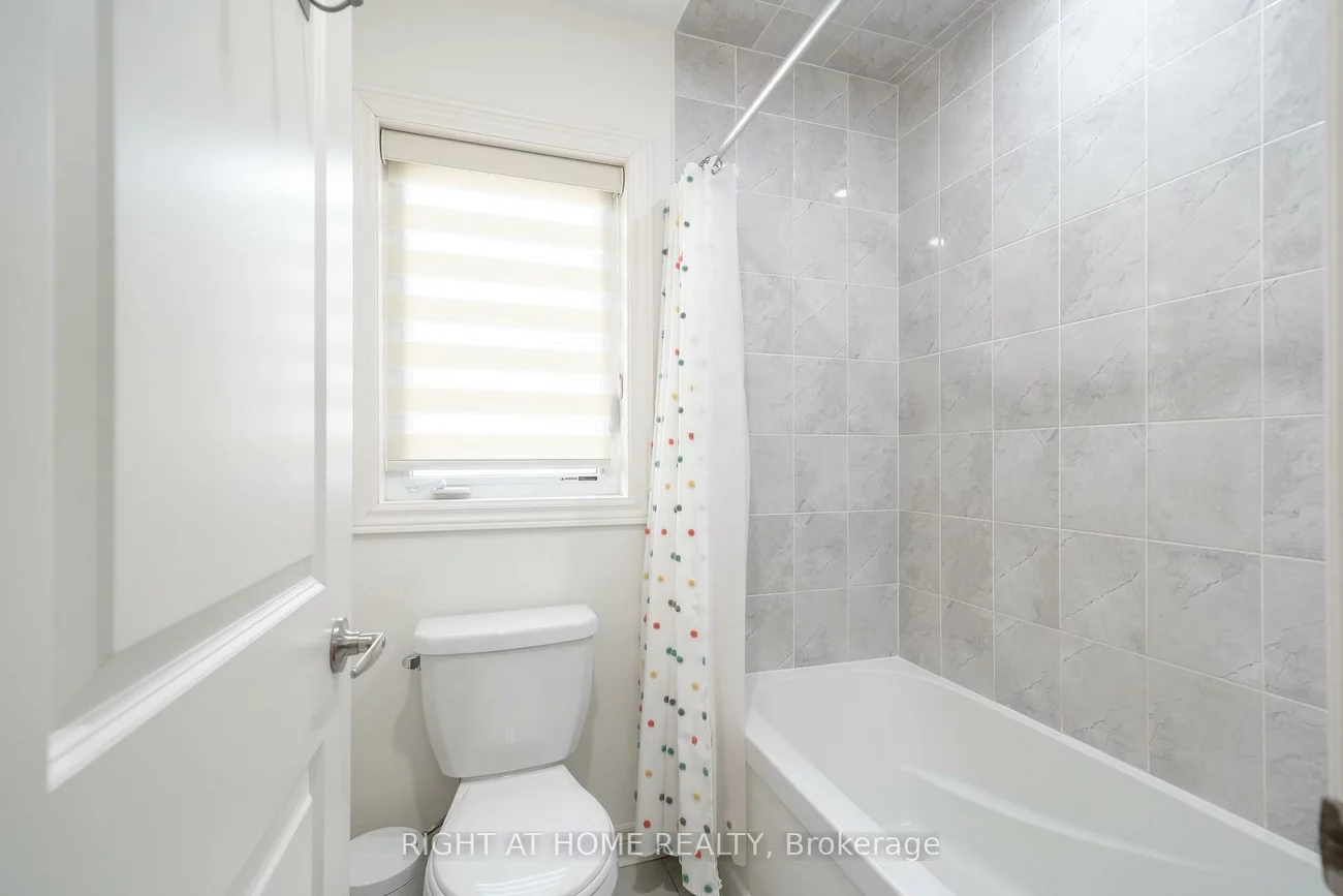 12, Tupling, Bradford, Bradford West Gwillimbury