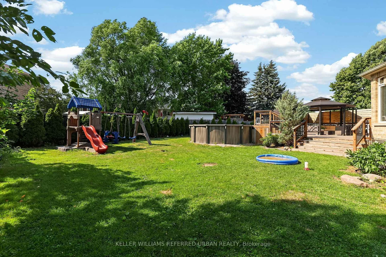 26, Christina, Bradford, Bradford West Gwillimbury