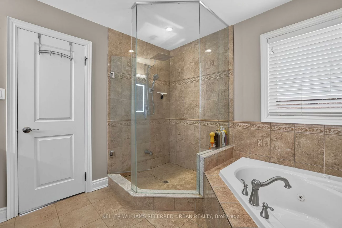 26, Christina, Bradford, Bradford West Gwillimbury