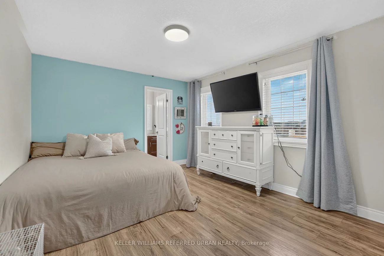 26, Christina, Bradford, Bradford West Gwillimbury