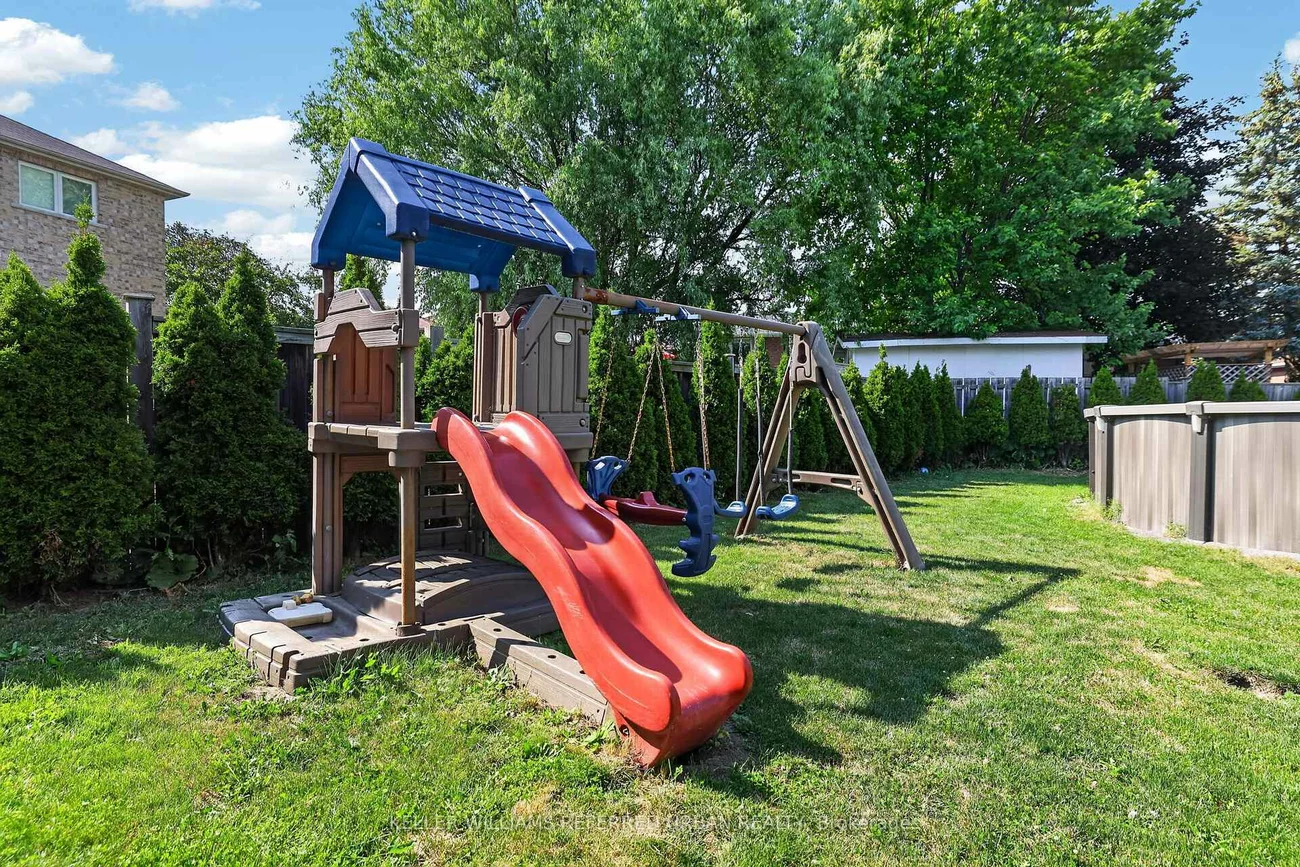 26, Christina, Bradford, Bradford West Gwillimbury