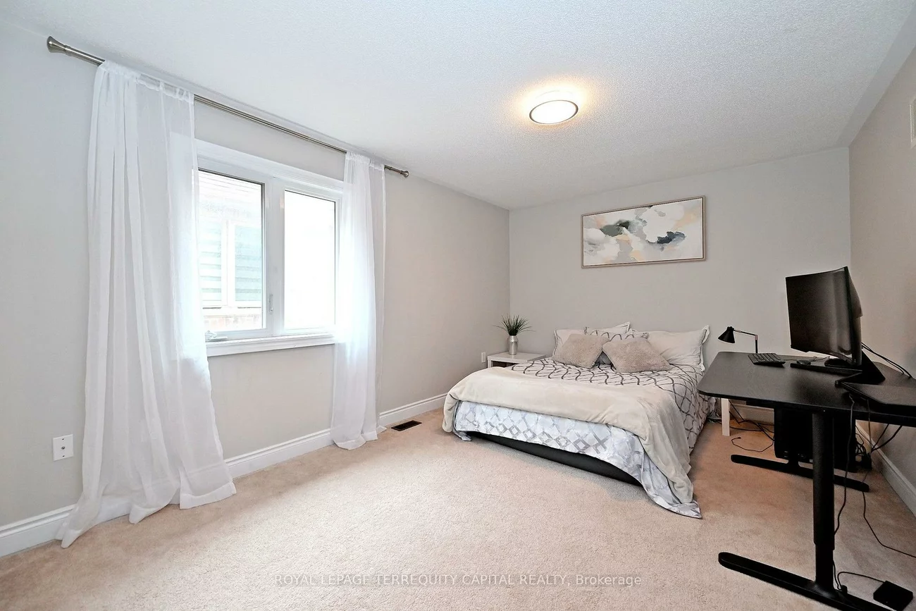 124, Milby, Bradford, Bradford West Gwillimbury