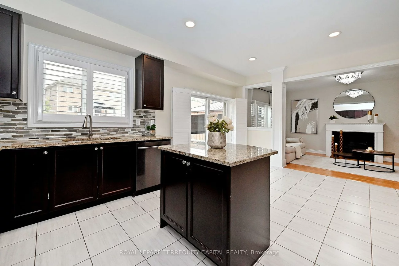 124, Milby, Bradford, Bradford West Gwillimbury