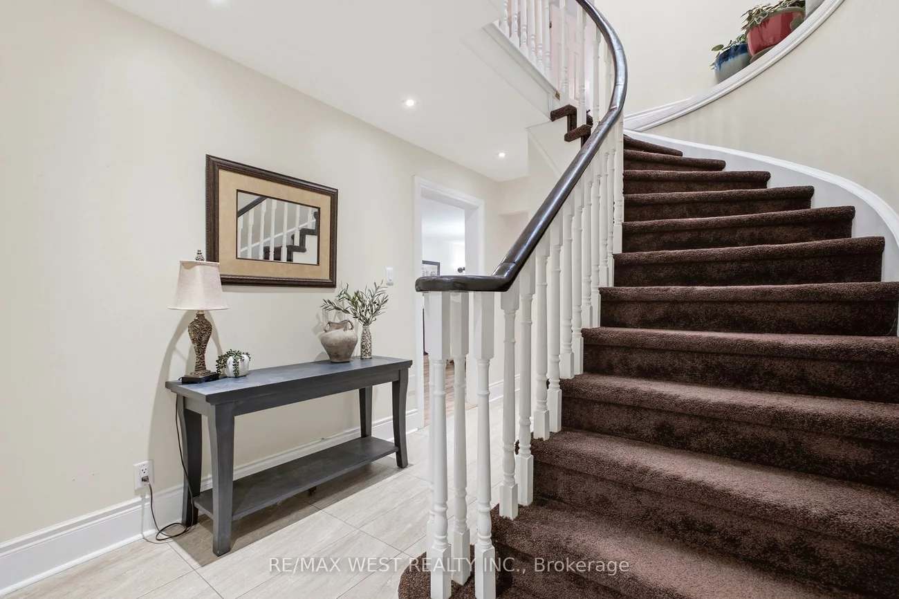 466, Britannia, Bradford, Bradford West Gwillimbury