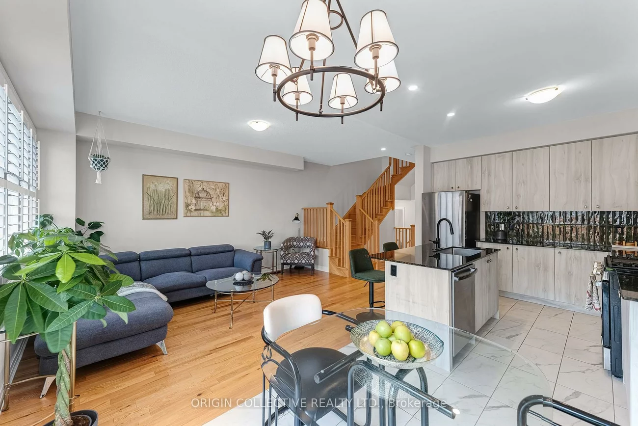 215, Landolfi, Bradford, Bradford West Gwillimbury