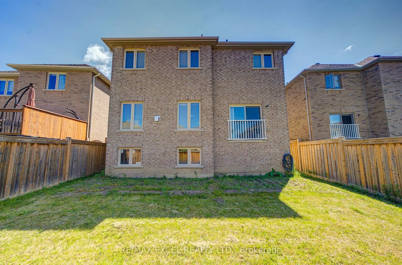 145, Milby, Bradford, Bradford West Gwillimbury