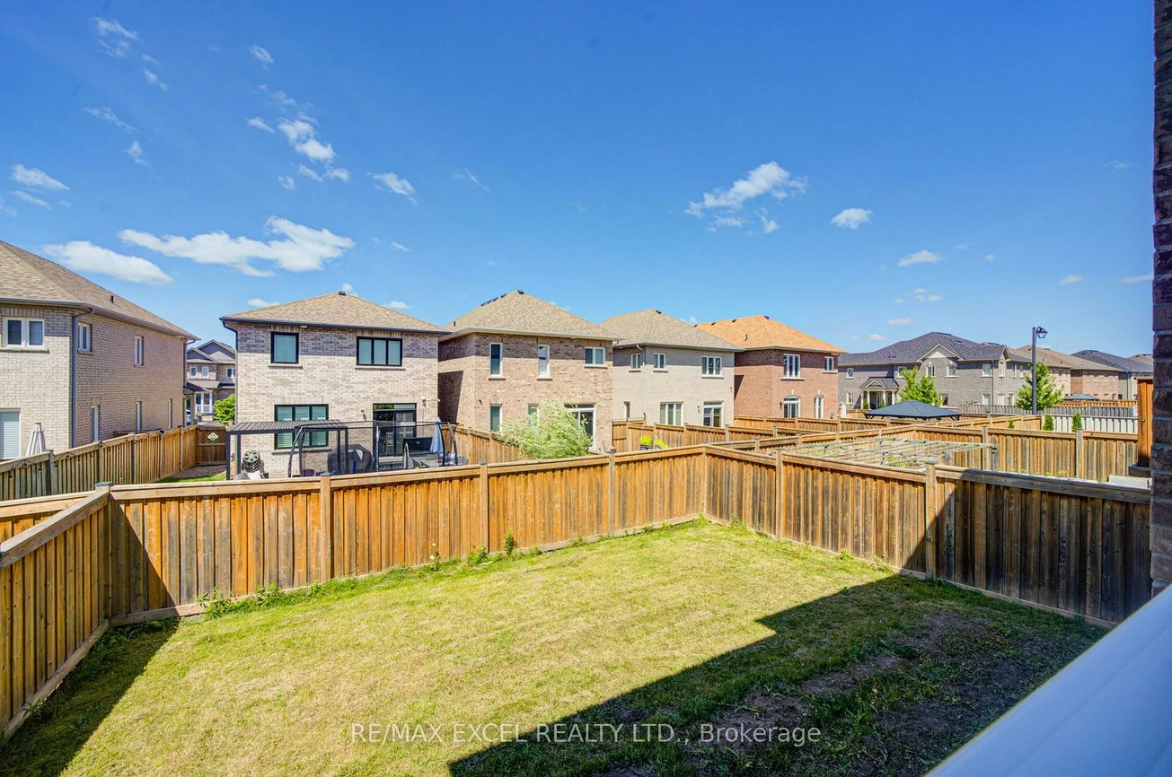145, Milby, Bradford, Bradford West Gwillimbury