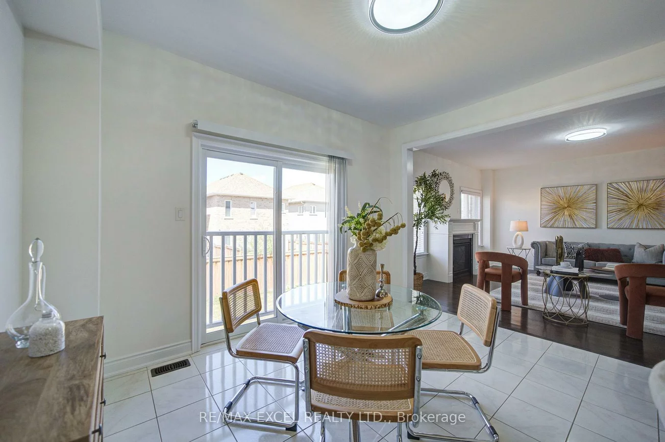 145, Milby, Bradford, Bradford West Gwillimbury