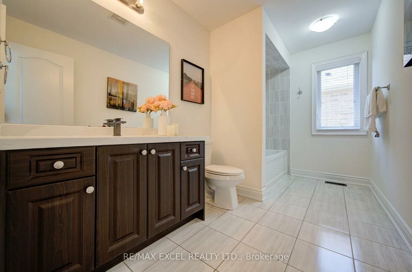 145, Milby, Bradford, Bradford West Gwillimbury