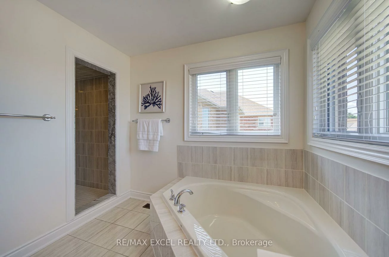 145, Milby, Bradford, Bradford West Gwillimbury
