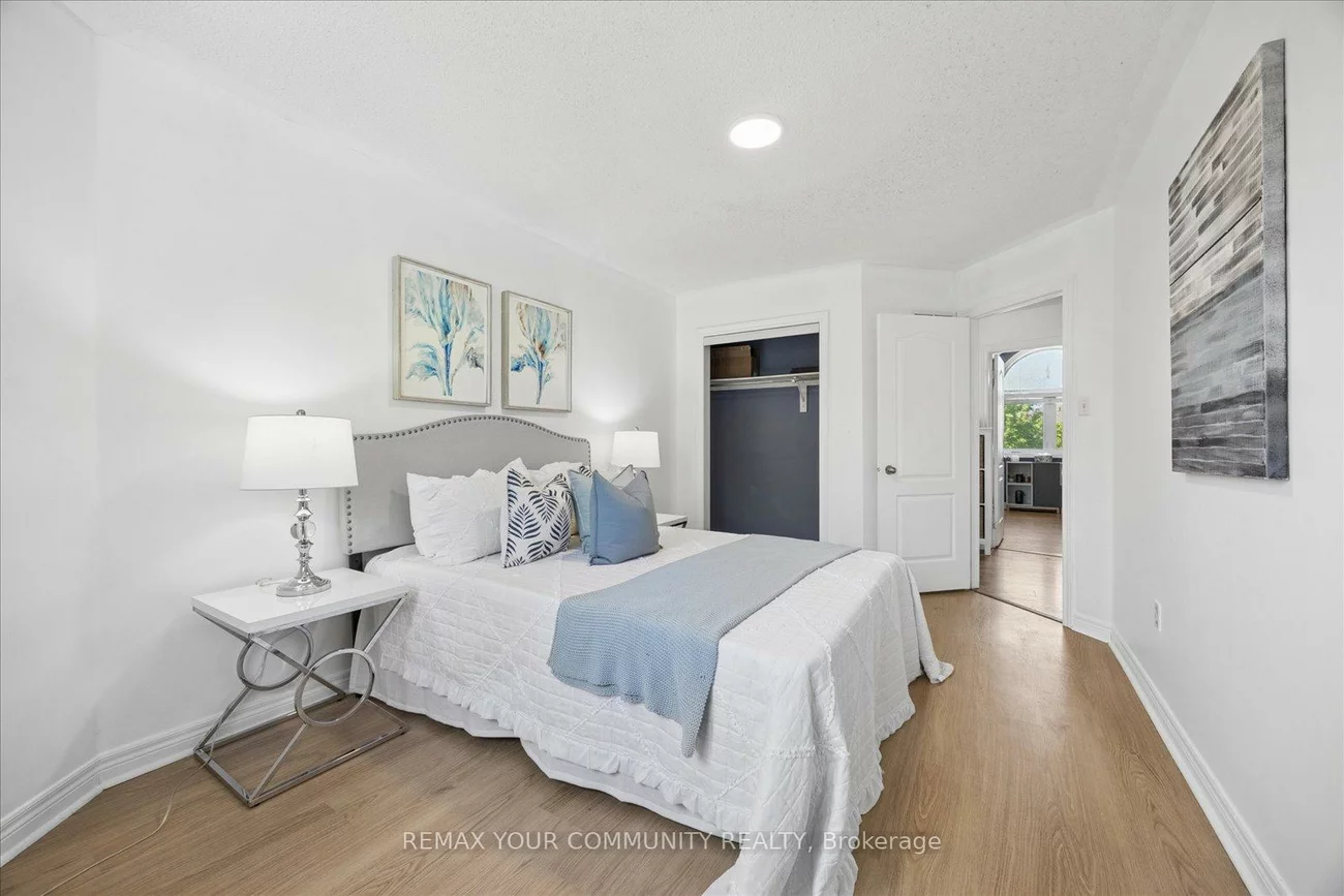 23, Breeze, Bradford, Bradford West Gwillimbury