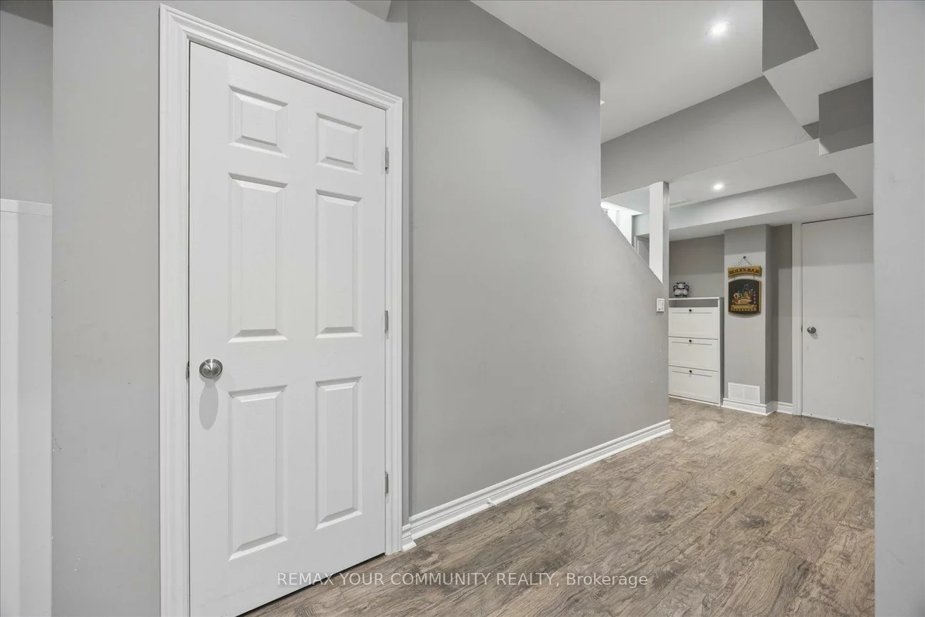 23, Breeze, Bradford, Bradford West Gwillimbury