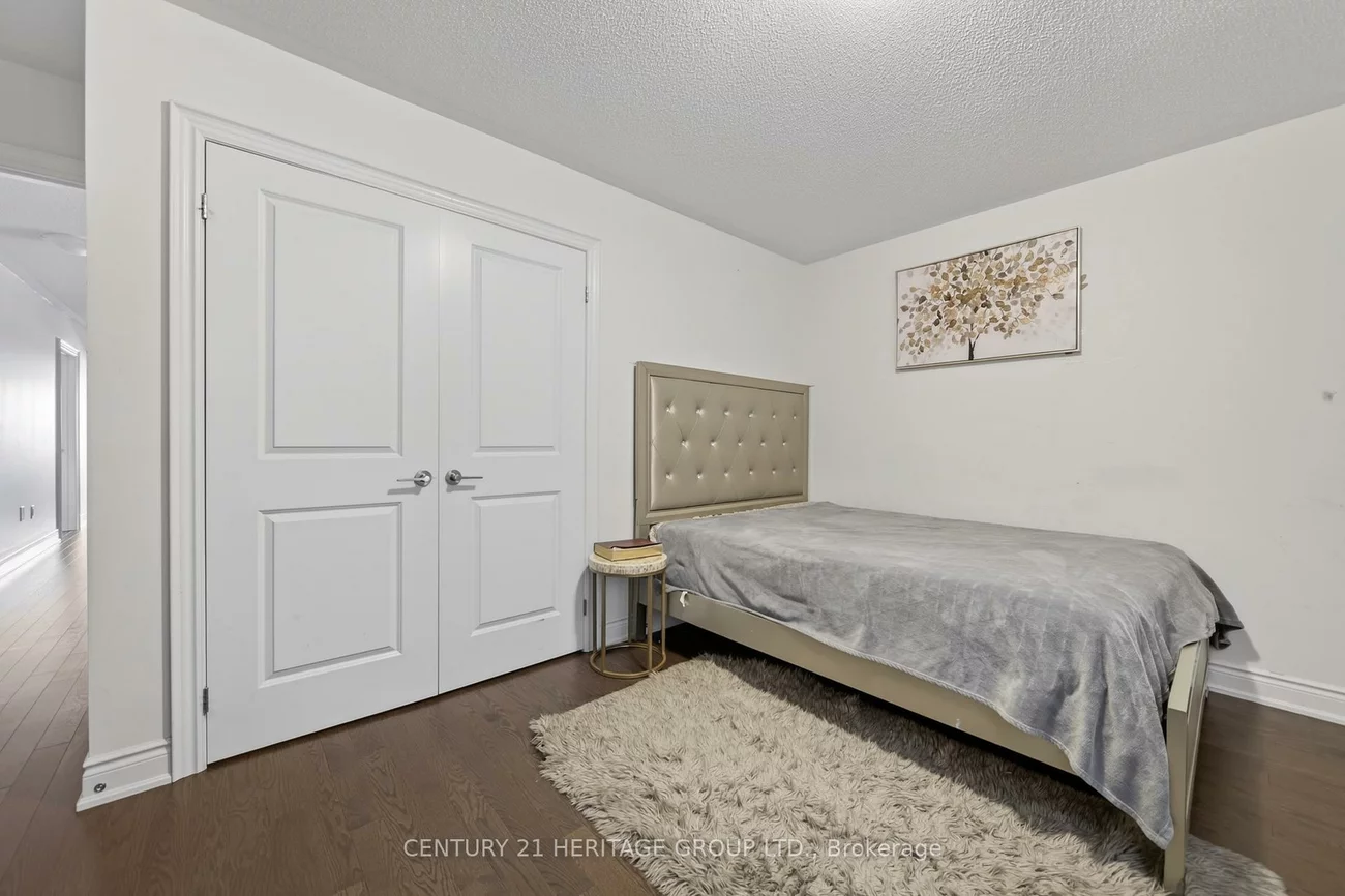 77, Montrose, Bradford, Bradford West Gwillimbury