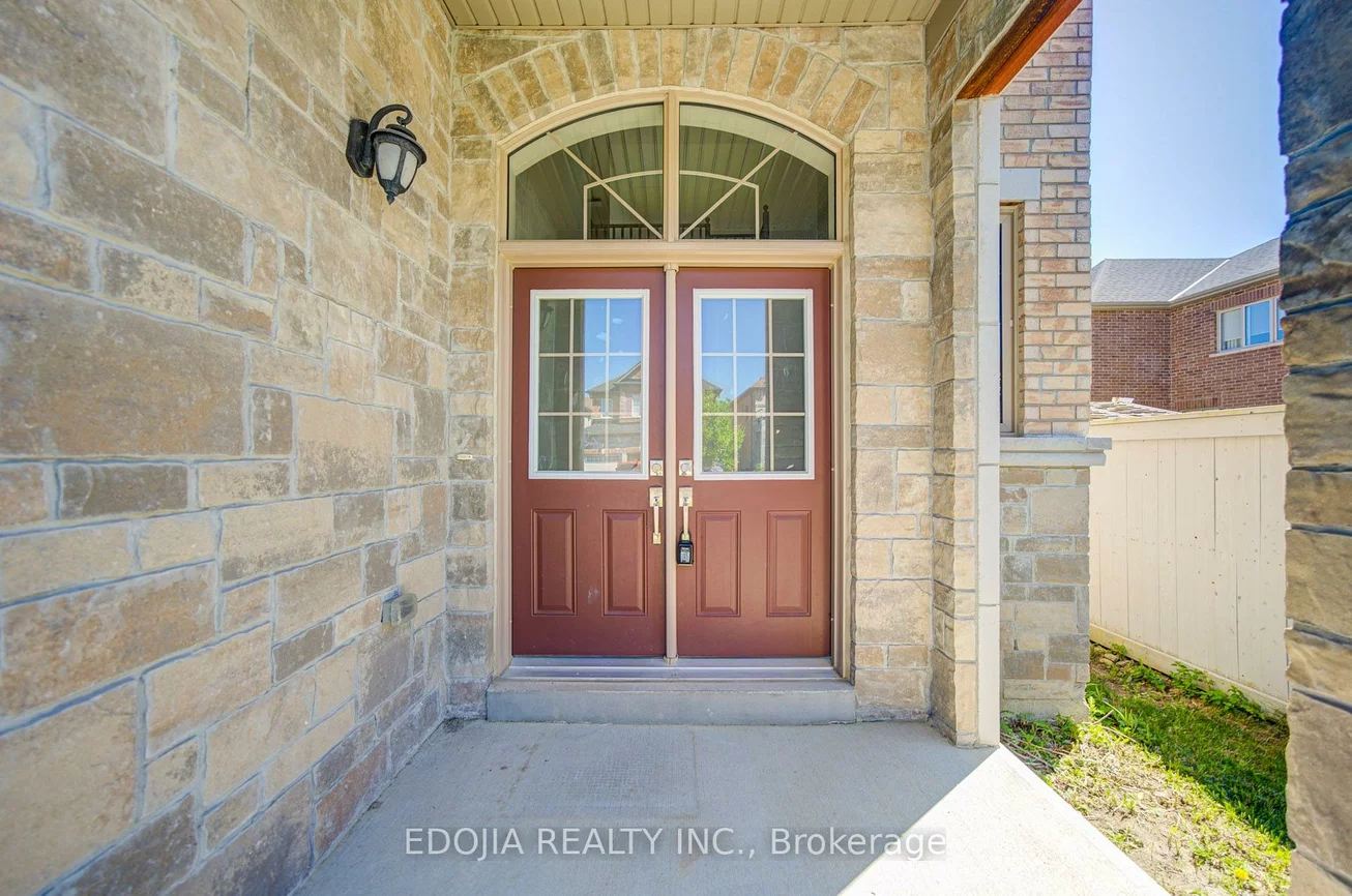 226, Gibson, Bradford, Bradford West Gwillimbury