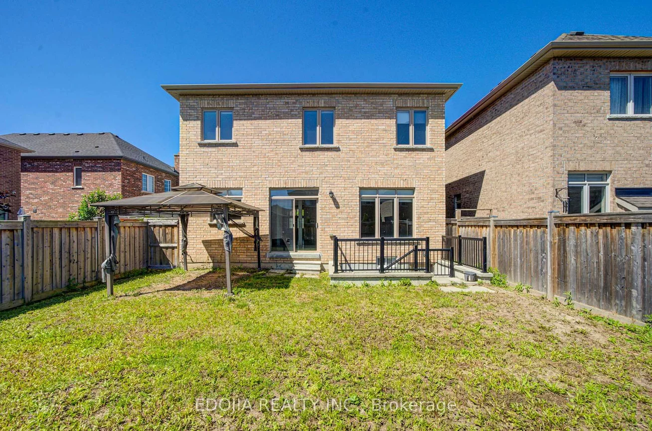 226, Gibson, Bradford, Bradford West Gwillimbury