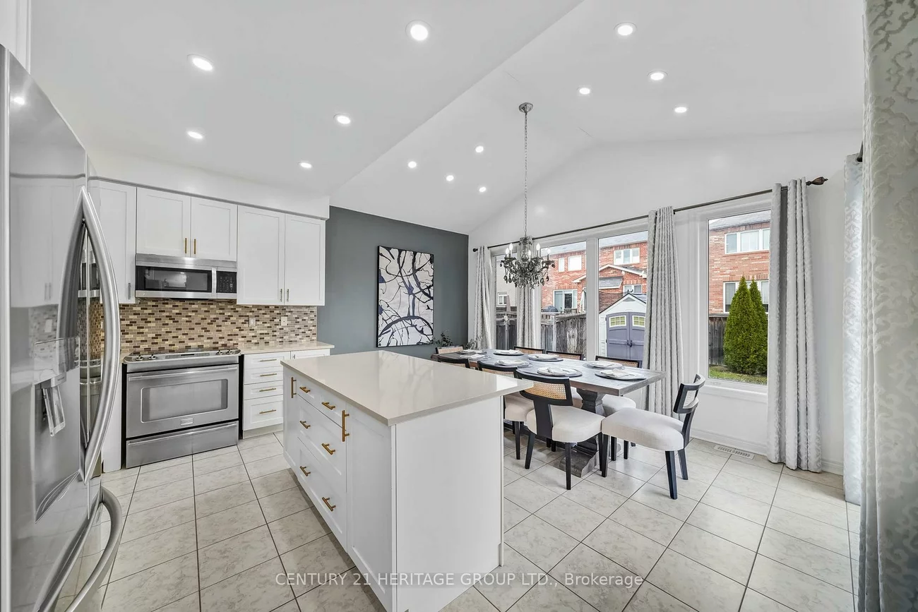 32, Amberwing, Bradford, Bradford West Gwillimbury