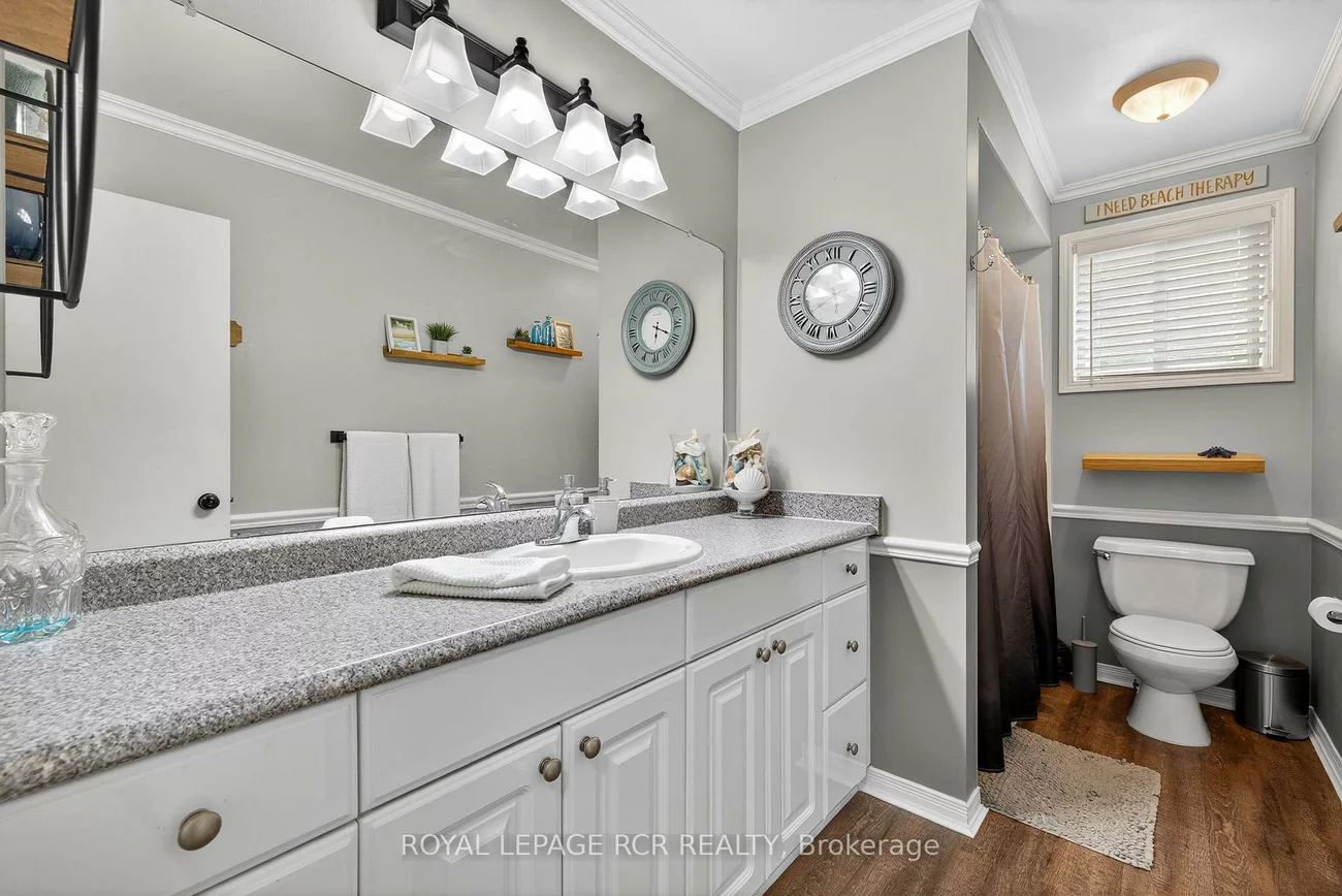 21, Crown, Bradford, Bradford West Gwillimbury
