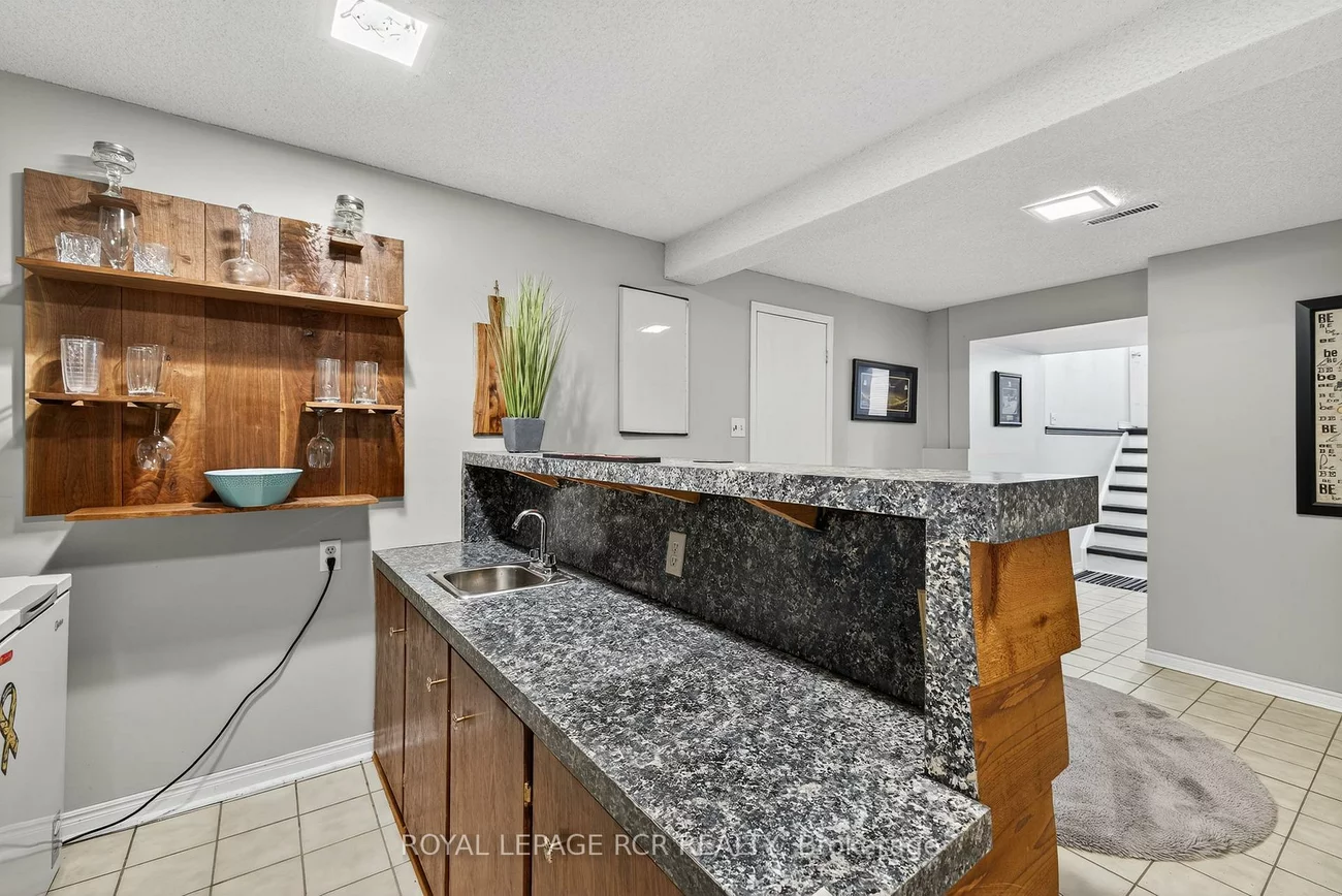 21, Crown, Bradford, Bradford West Gwillimbury