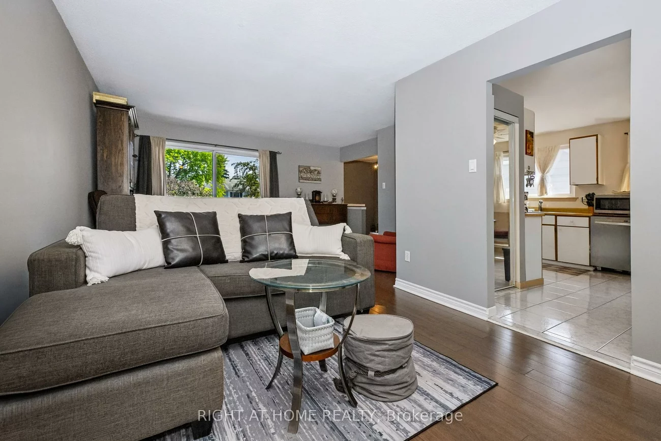 229, Britannia, Bradford, Bradford West Gwillimbury