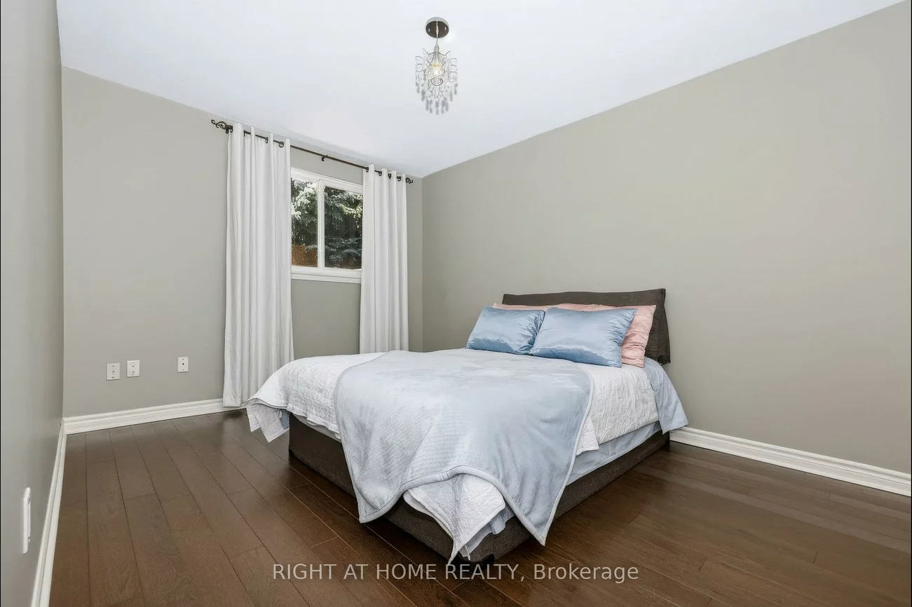 229, Britannia, Bradford, Bradford West Gwillimbury