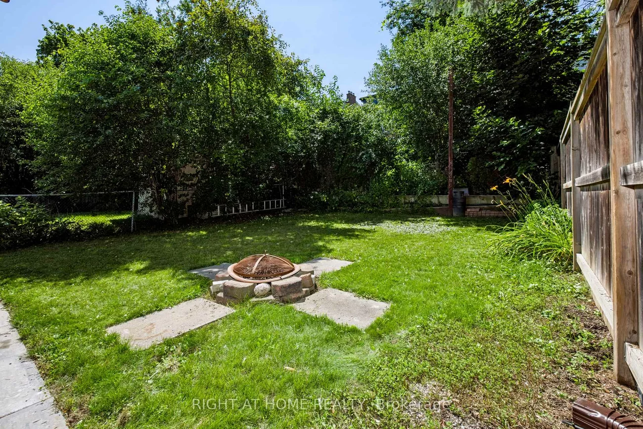 229, Britannia, Bradford, Bradford West Gwillimbury