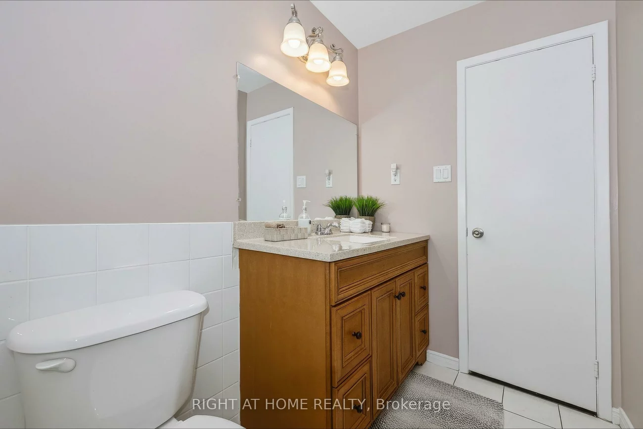 229, Britannia, Bradford, Bradford West Gwillimbury