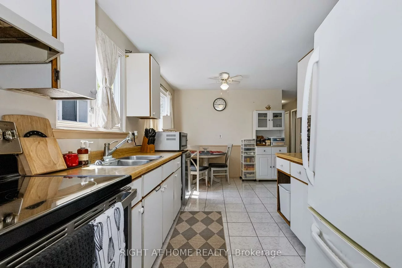 229, Britannia, Bradford, Bradford West Gwillimbury