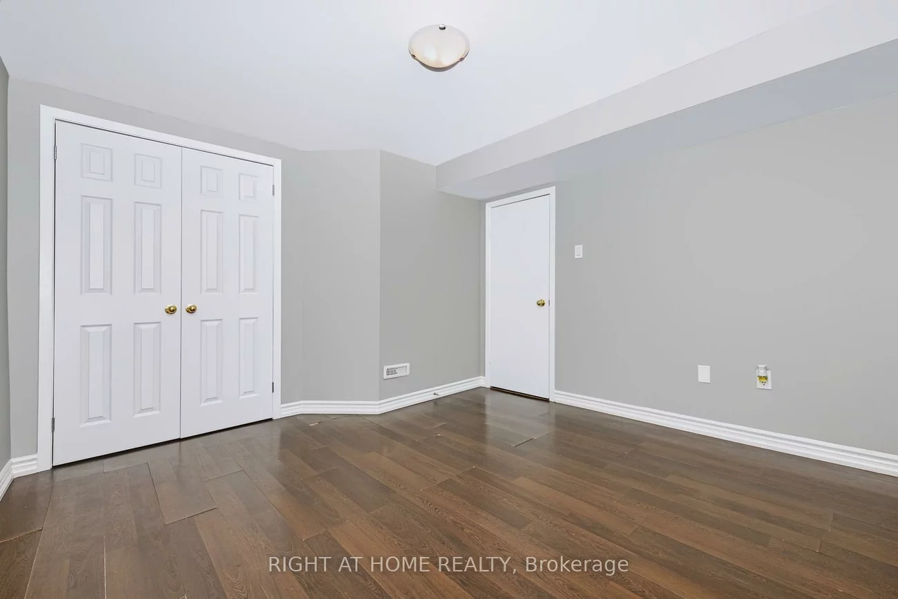 229, Britannia, Bradford, Bradford West Gwillimbury