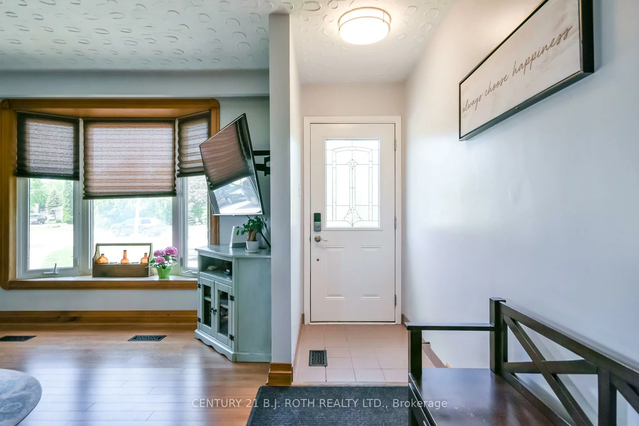 671, Simcoe, Bradford, Bradford West Gwillimbury