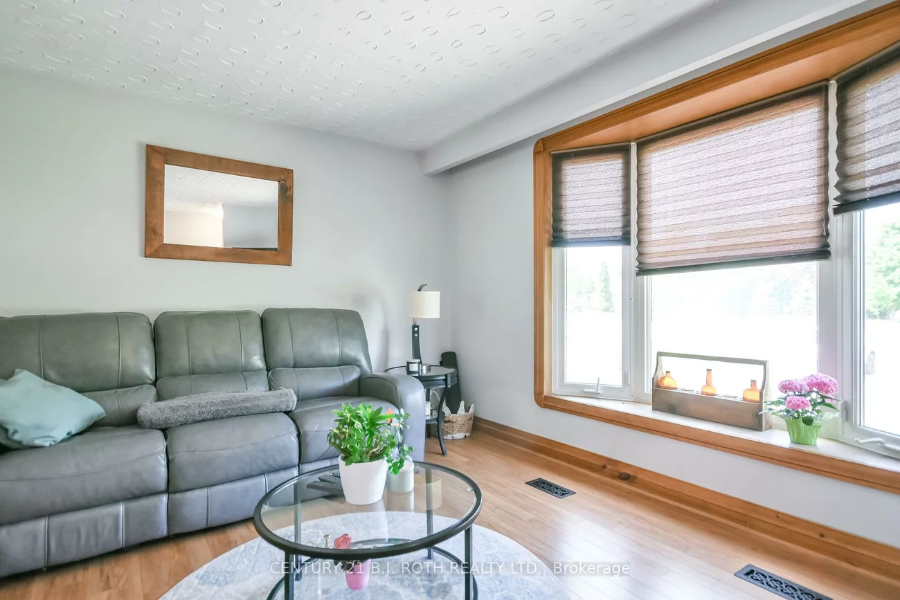 671, Simcoe, Bradford, Bradford West Gwillimbury
