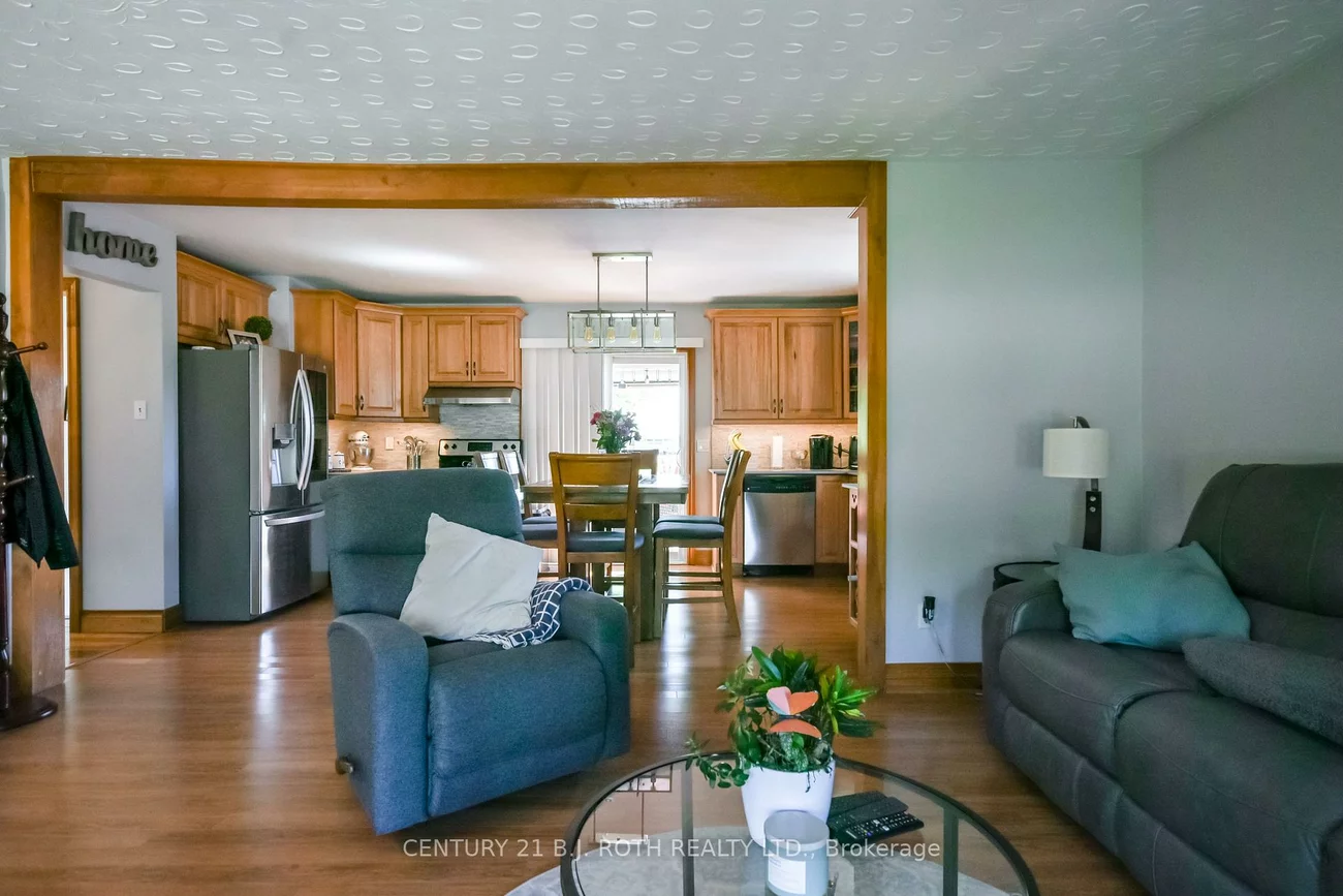 671, Simcoe, Bradford, Bradford West Gwillimbury