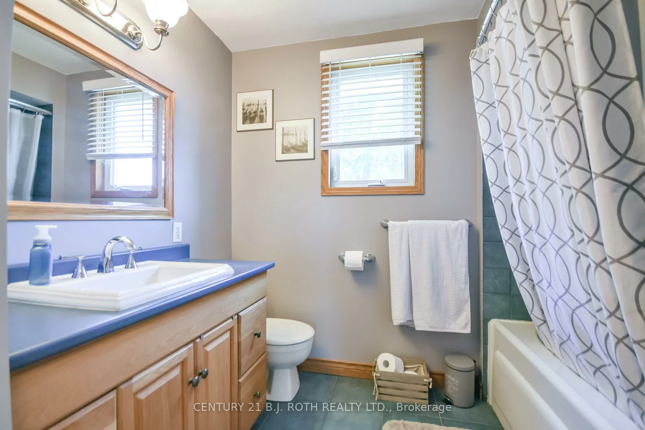 671, Simcoe, Bradford, Bradford West Gwillimbury
