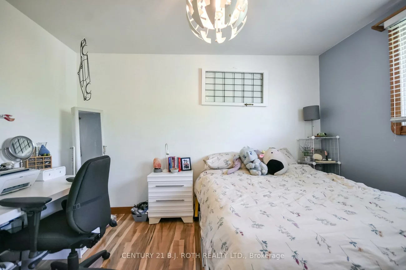 671, Simcoe, Bradford, Bradford West Gwillimbury