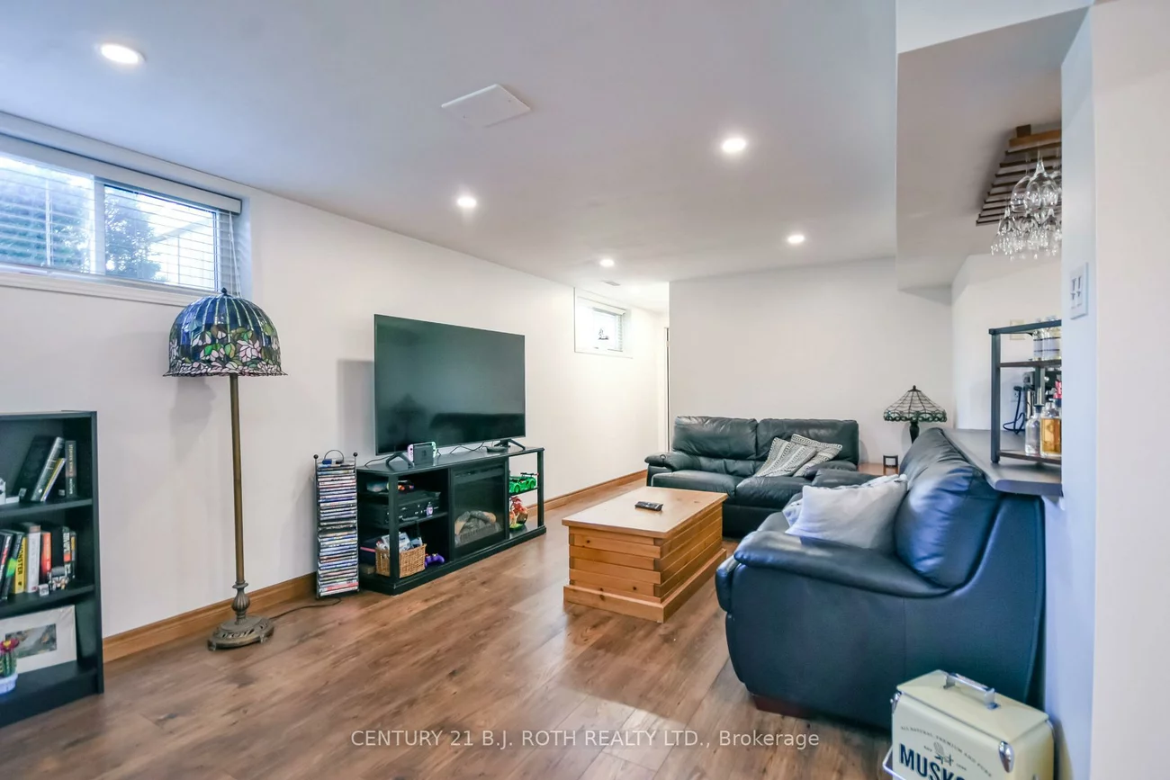 671, Simcoe, Bradford, Bradford West Gwillimbury