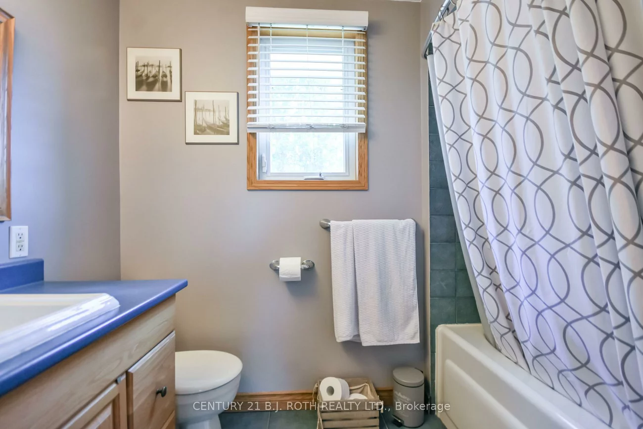671, Simcoe, Bradford, Bradford West Gwillimbury