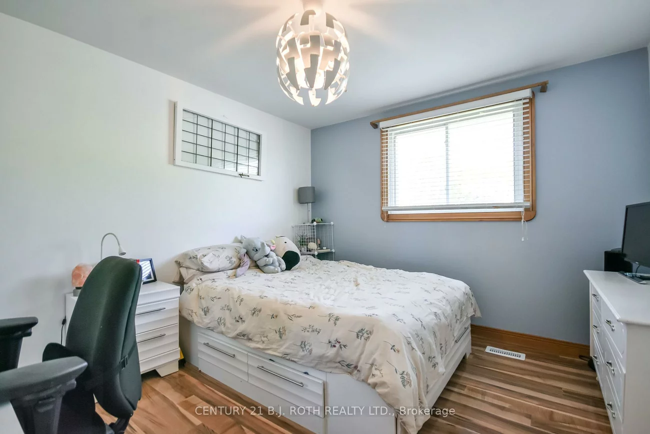 671, Simcoe, Bradford, Bradford West Gwillimbury
