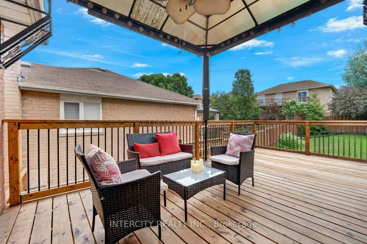 6, Compton, Bradford, Bradford West Gwillimbury