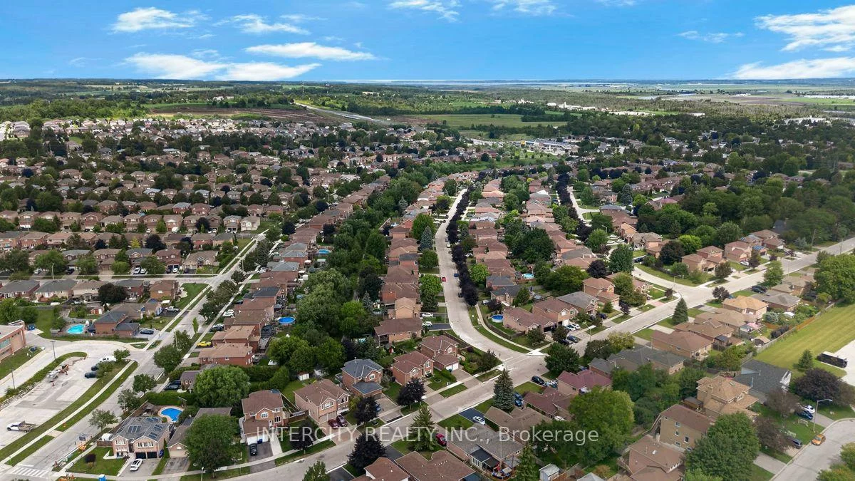 6, Compton, Bradford, Bradford West Gwillimbury