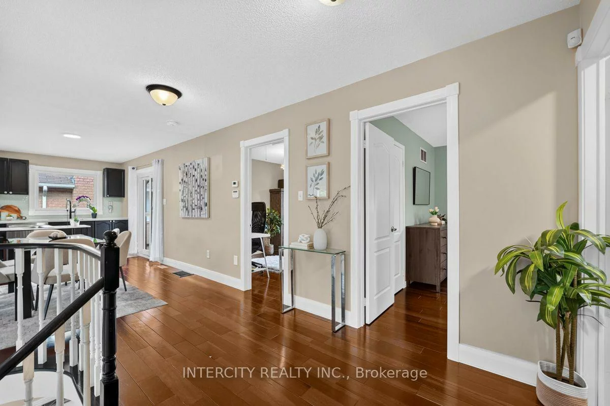 6, Compton, Bradford, Bradford West Gwillimbury