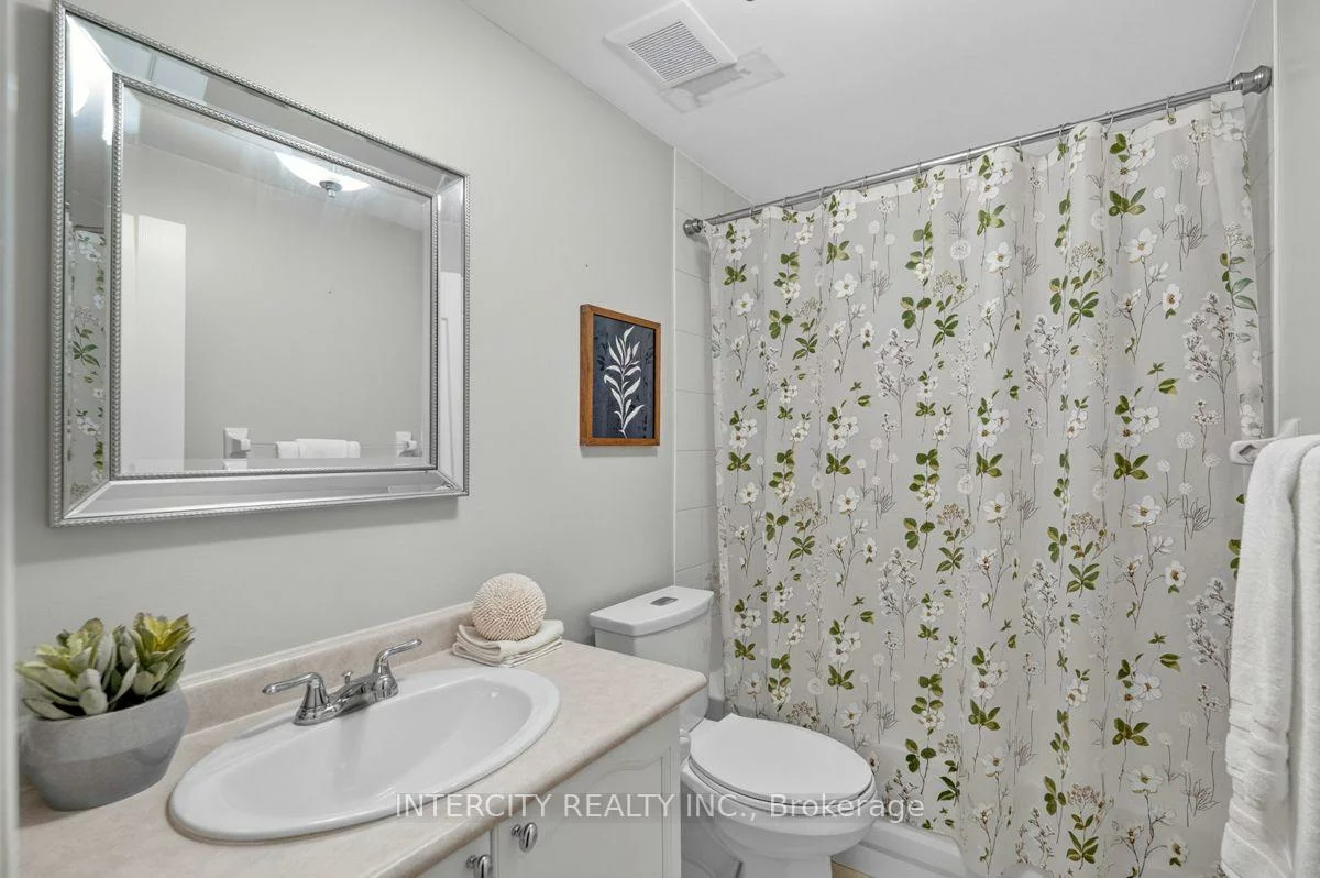 6, Compton, Bradford, Bradford West Gwillimbury