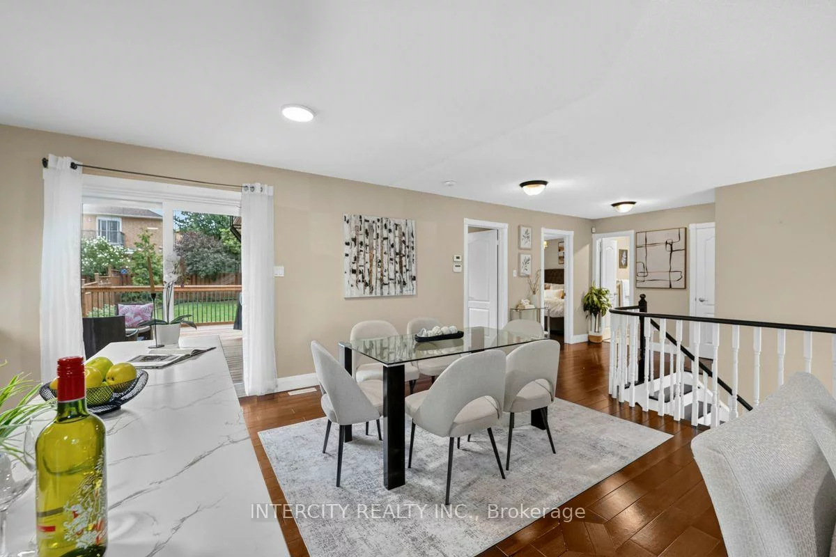 6, Compton, Bradford, Bradford West Gwillimbury