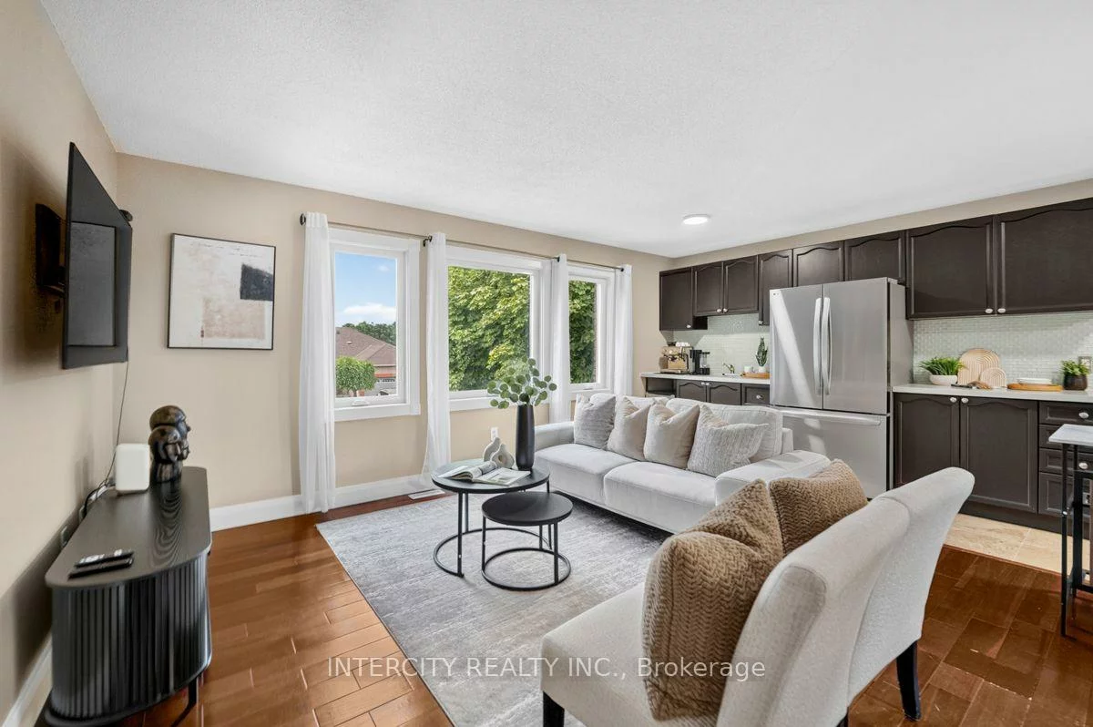 6, Compton, Bradford, Bradford West Gwillimbury
