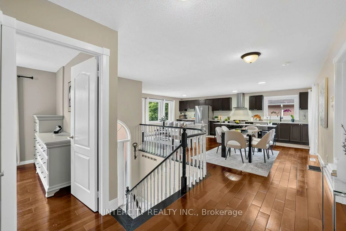6, Compton, Bradford, Bradford West Gwillimbury