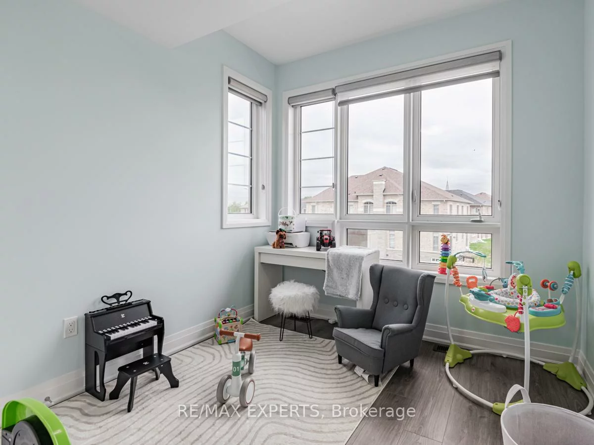 12, Ferragine, Bradford, Bradford West Gwillimbury