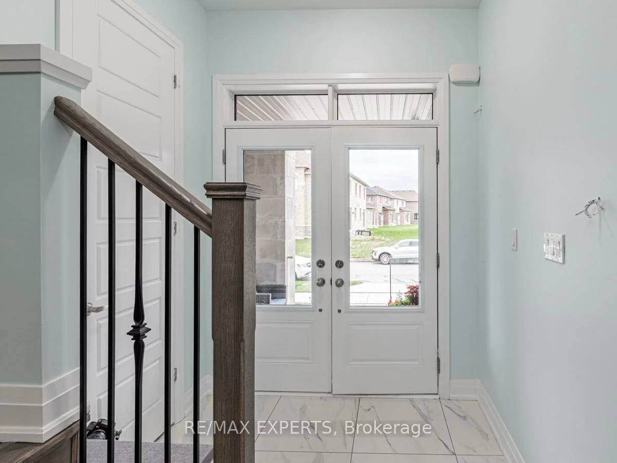 12, Ferragine, Bradford, Bradford West Gwillimbury