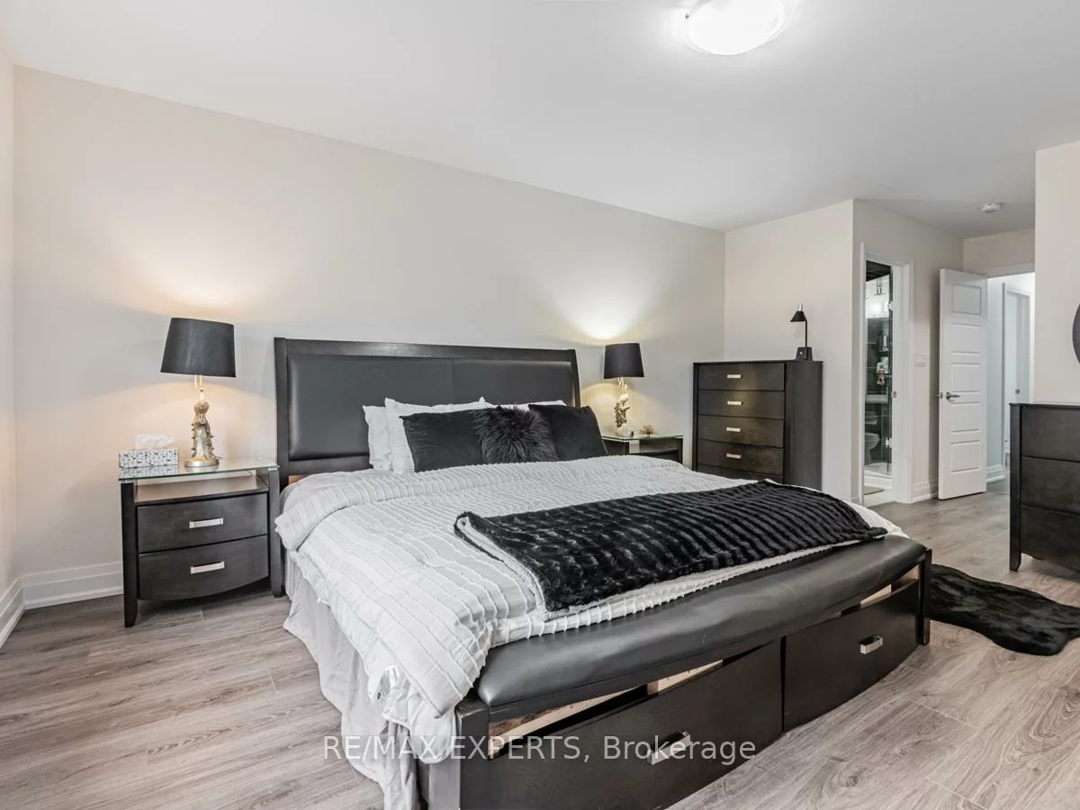 12, Ferragine, Bradford, Bradford West Gwillimbury