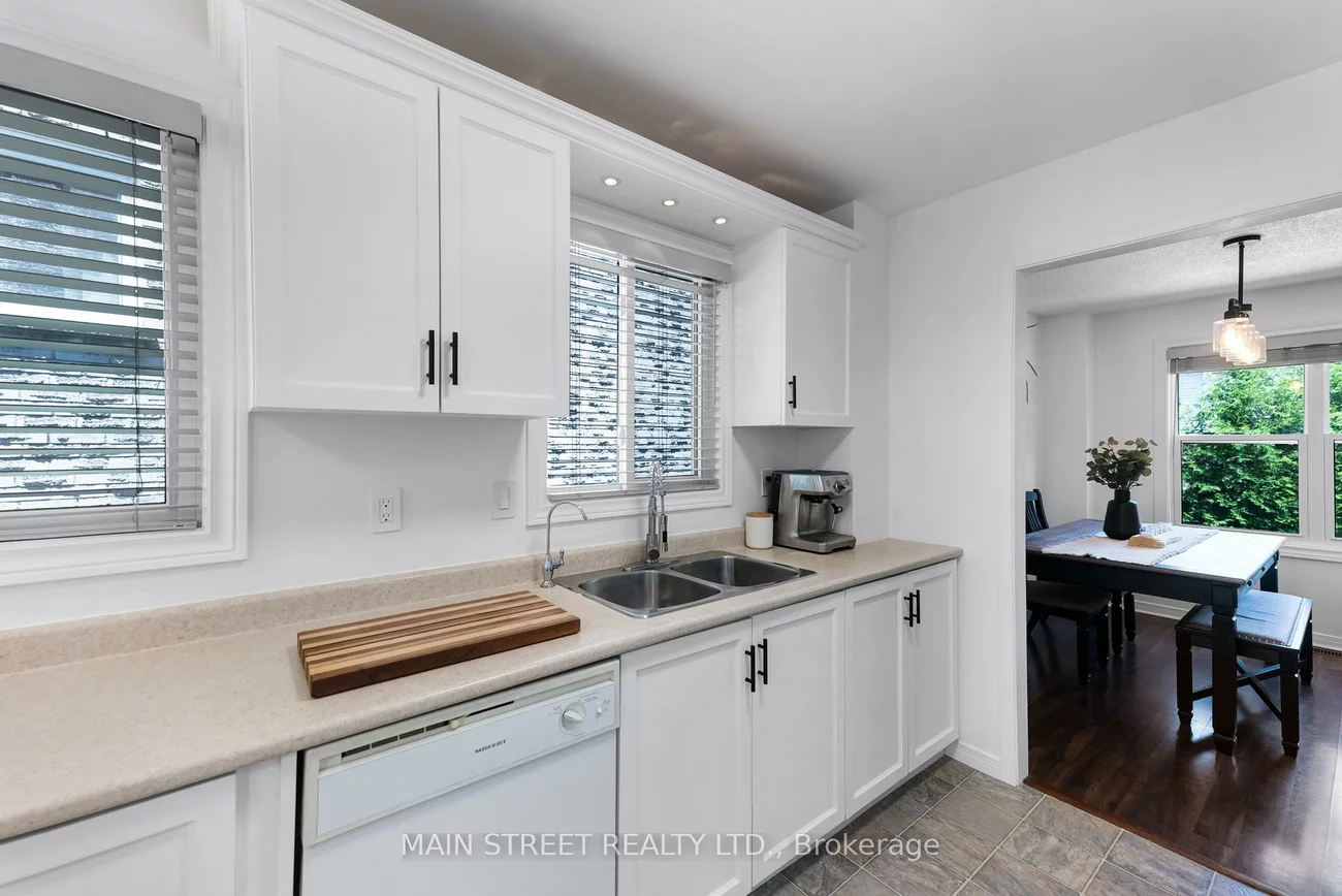203, Colborne, Bradford, Bradford West Gwillimbury