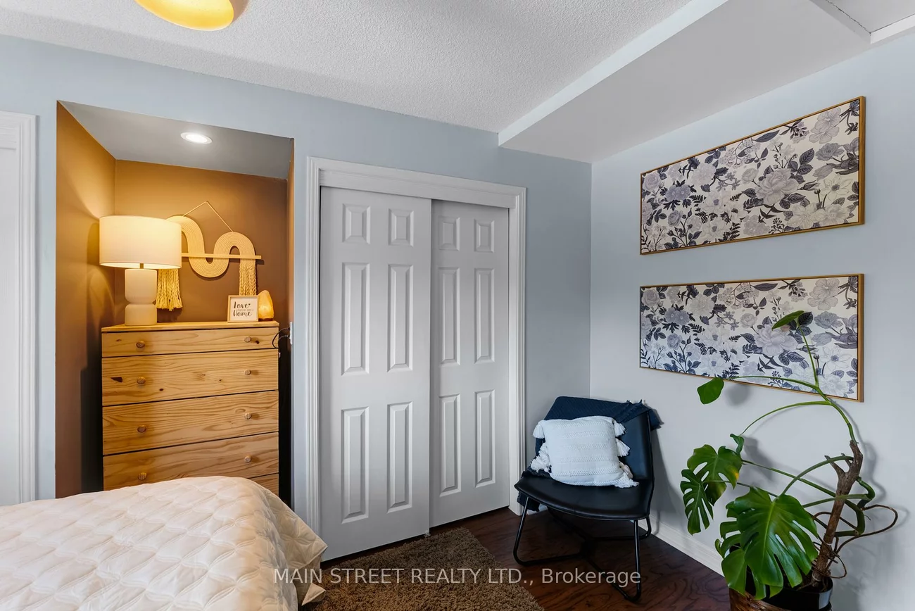 203, Colborne, Bradford, Bradford West Gwillimbury